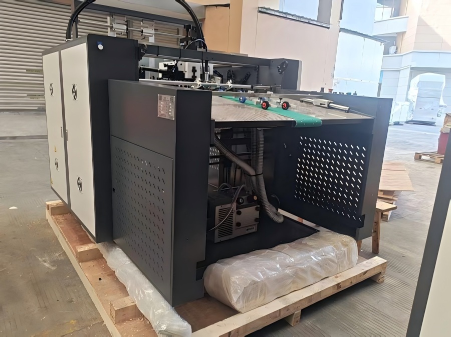 Mesin Laminating Kelajuan Tinggi Automatik Bintang Baru YFMD-1050 akan dihantar ke Brazil!